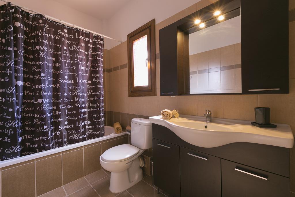 Velia Boutique Apartments オウランオウポリ エクステリア 写真