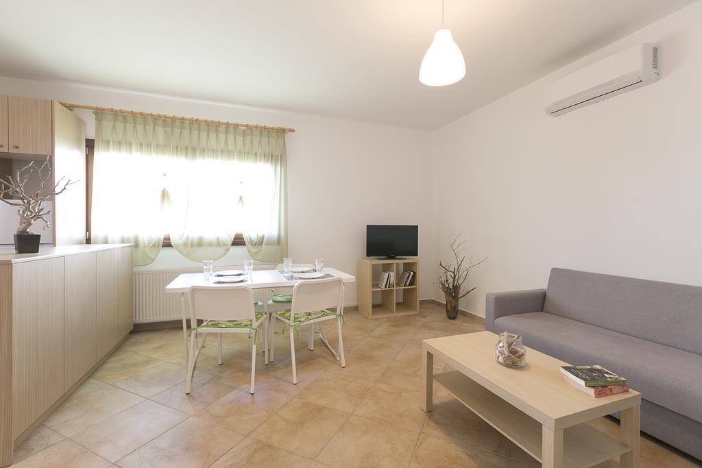Velia Boutique Apartments オウランオウポリ エクステリア 写真
