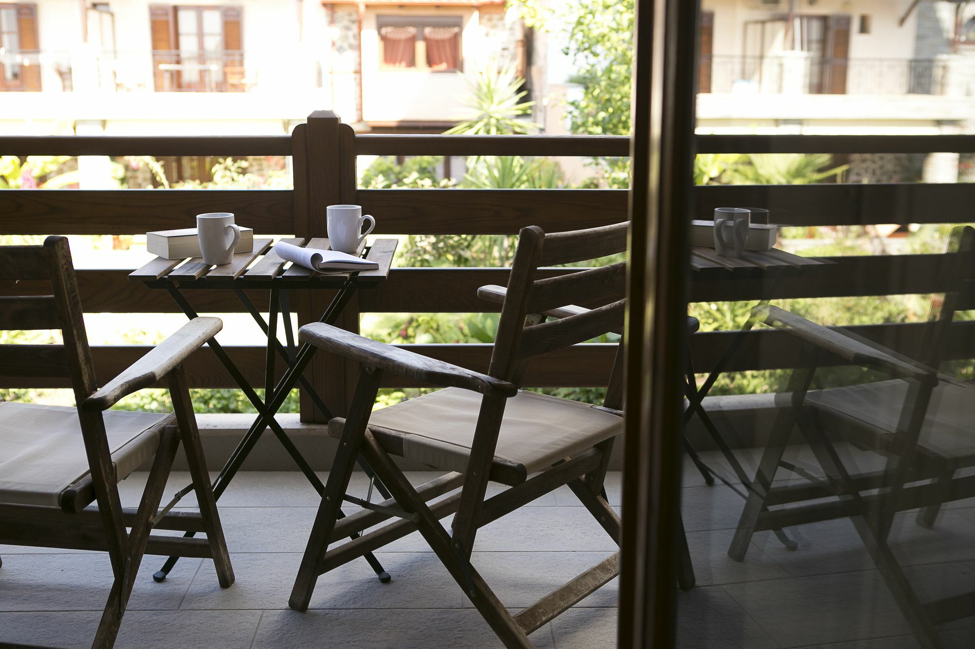 Velia Boutique Apartments オウランオウポリ エクステリア 写真