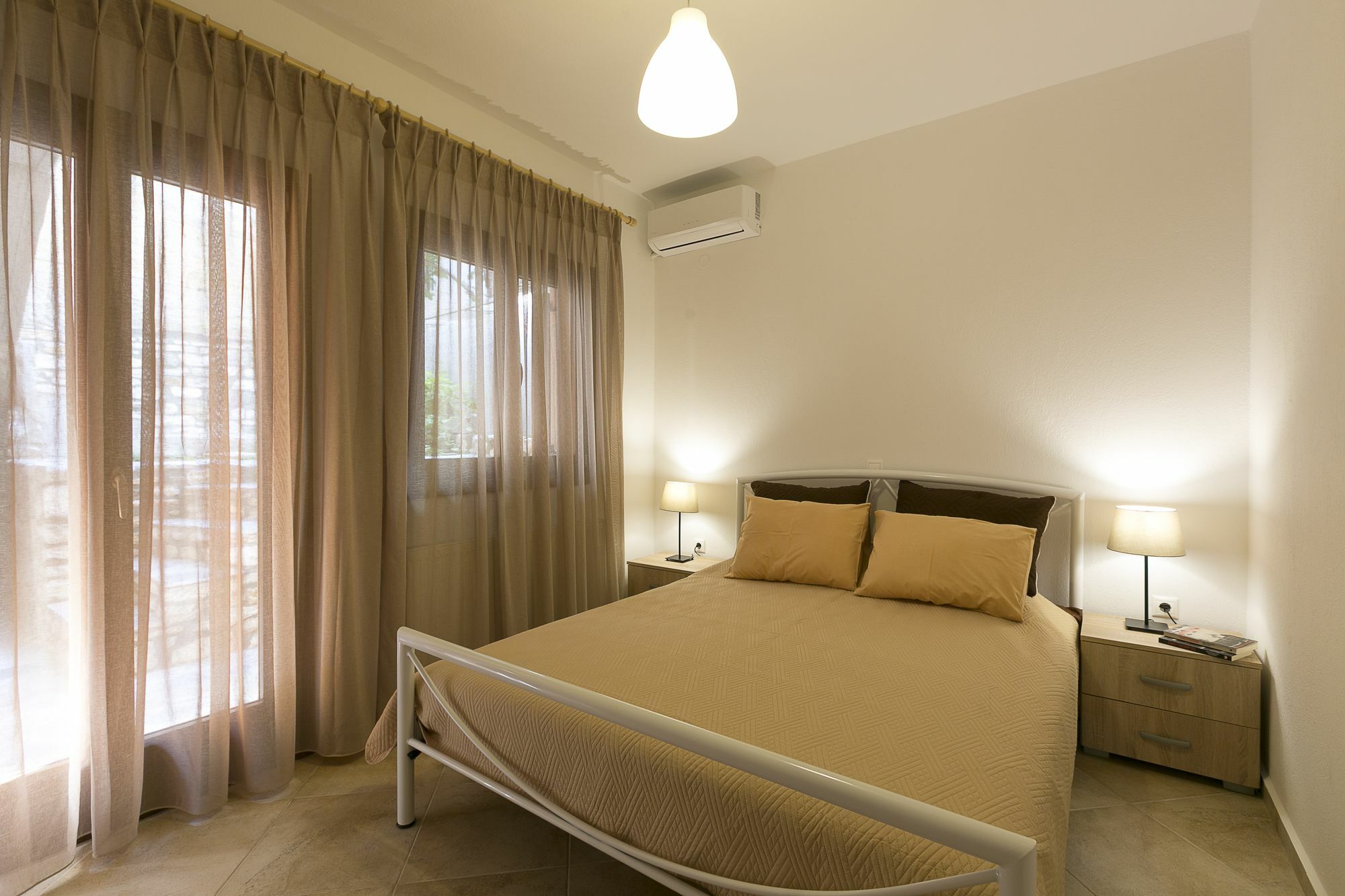 Velia Boutique Apartments オウランオウポリ エクステリア 写真